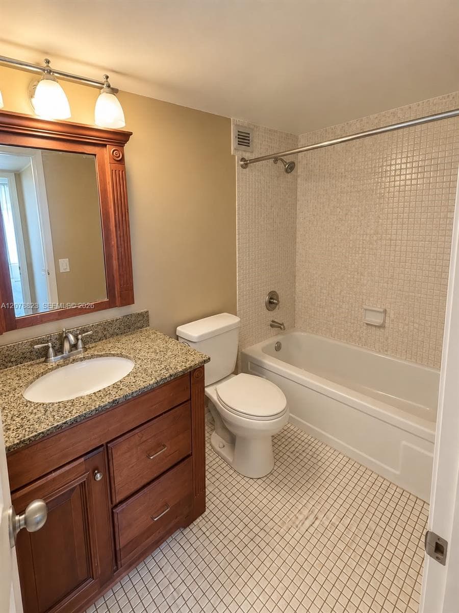 DESOTO PARK CONDO · #214 in Hallandale Beach - Photo 4