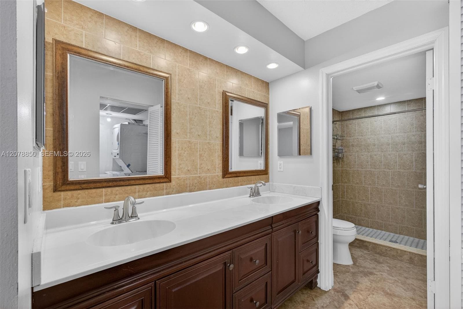 LORI-LYNN · #109 in North Palm Beach - Photo 15