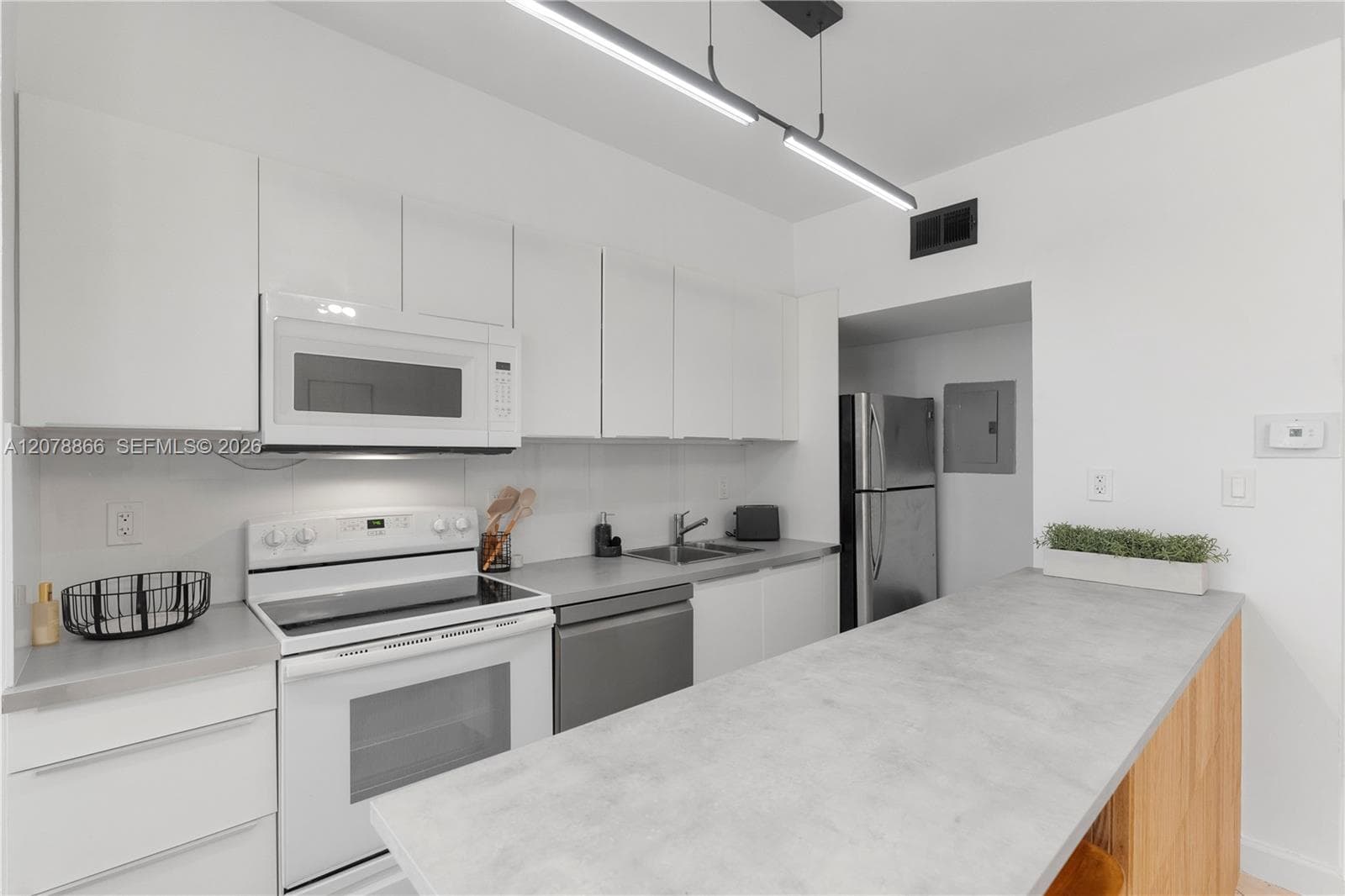 LINCOLN VIEW CONDO · #102 in Miami Beach - Photo 4