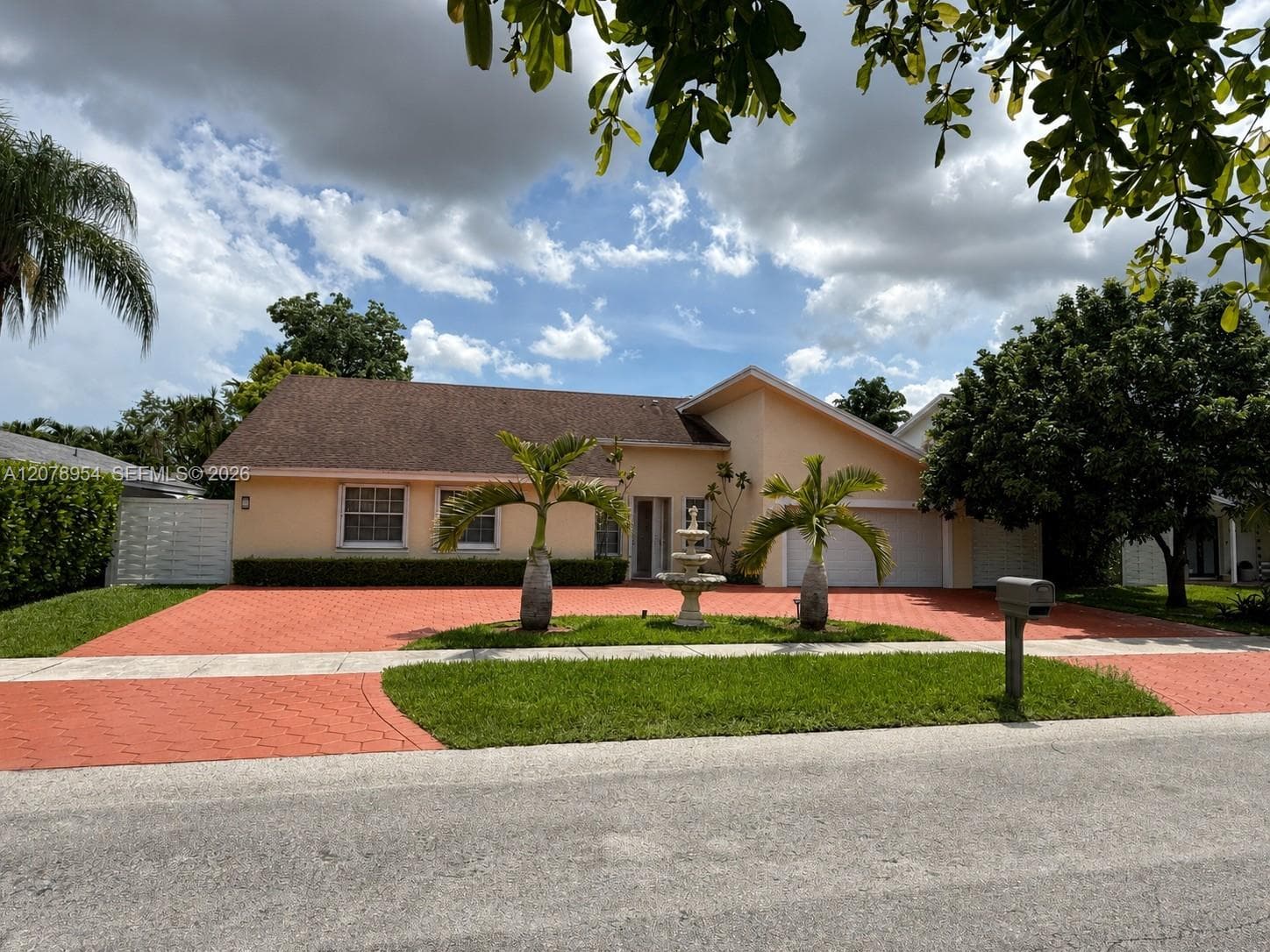 11041 SW 138 Ave photo 2