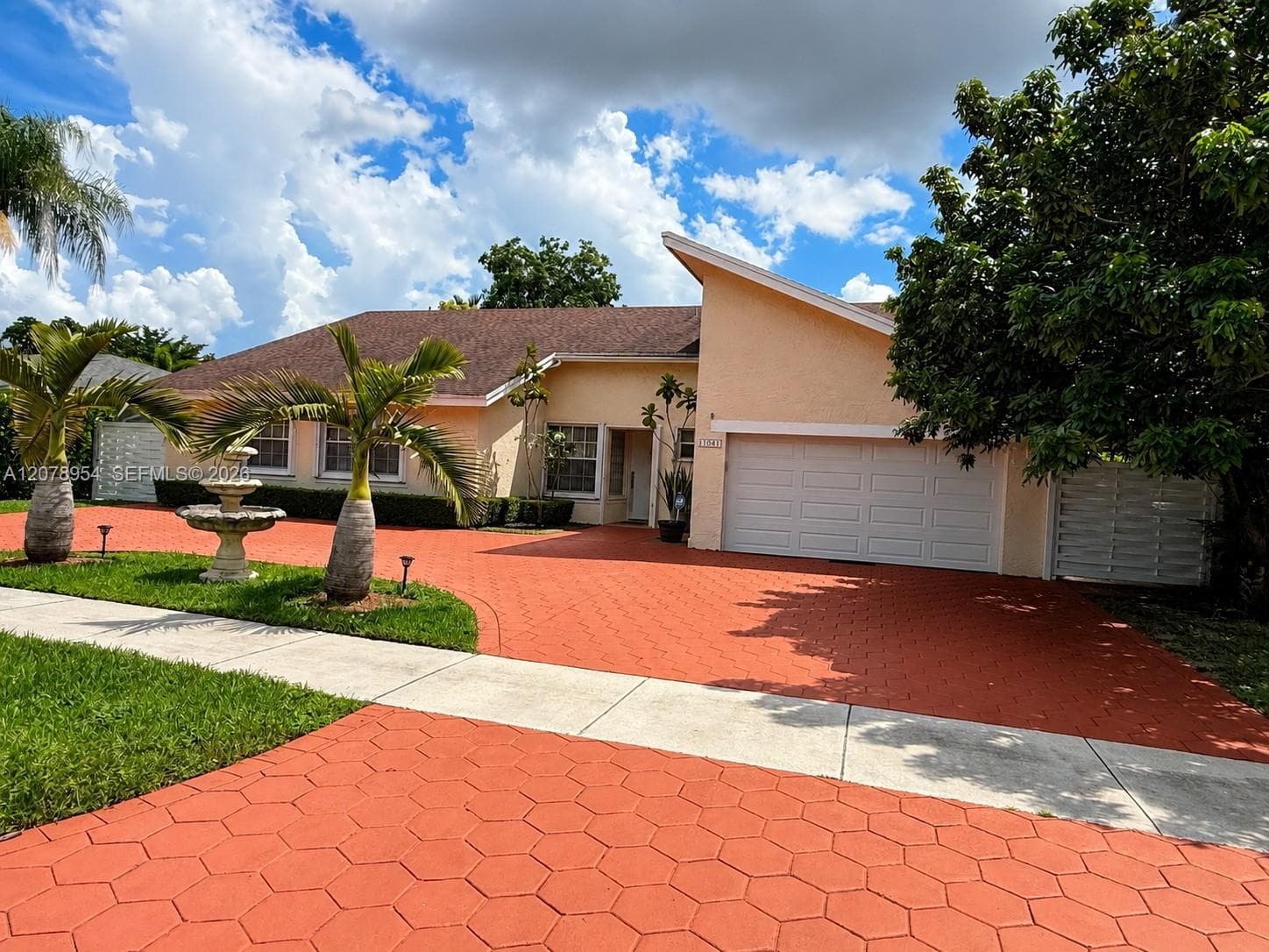 11041 SW 138 Ave photo 1