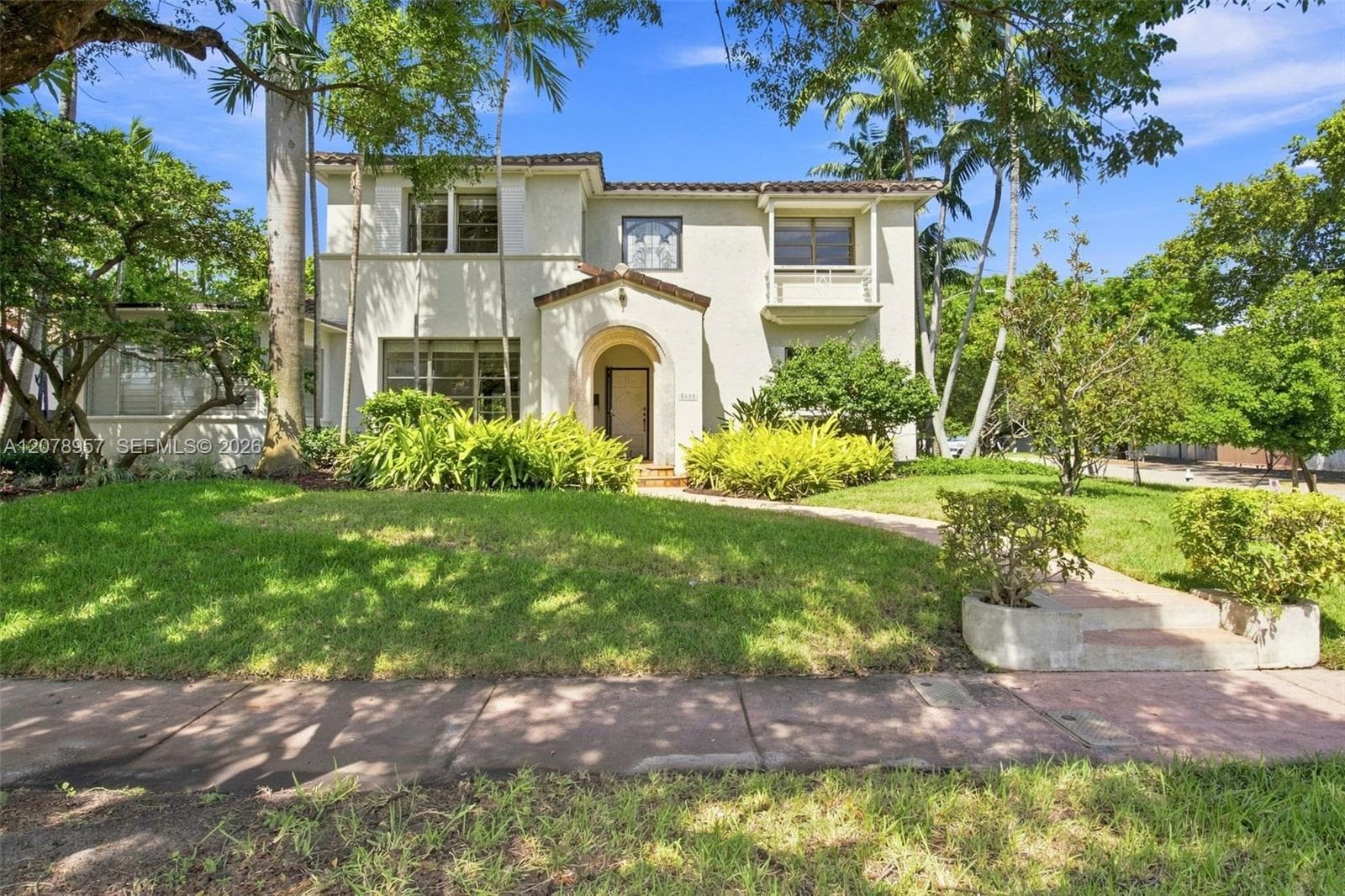 5680 Pine Tree Dr photo 2