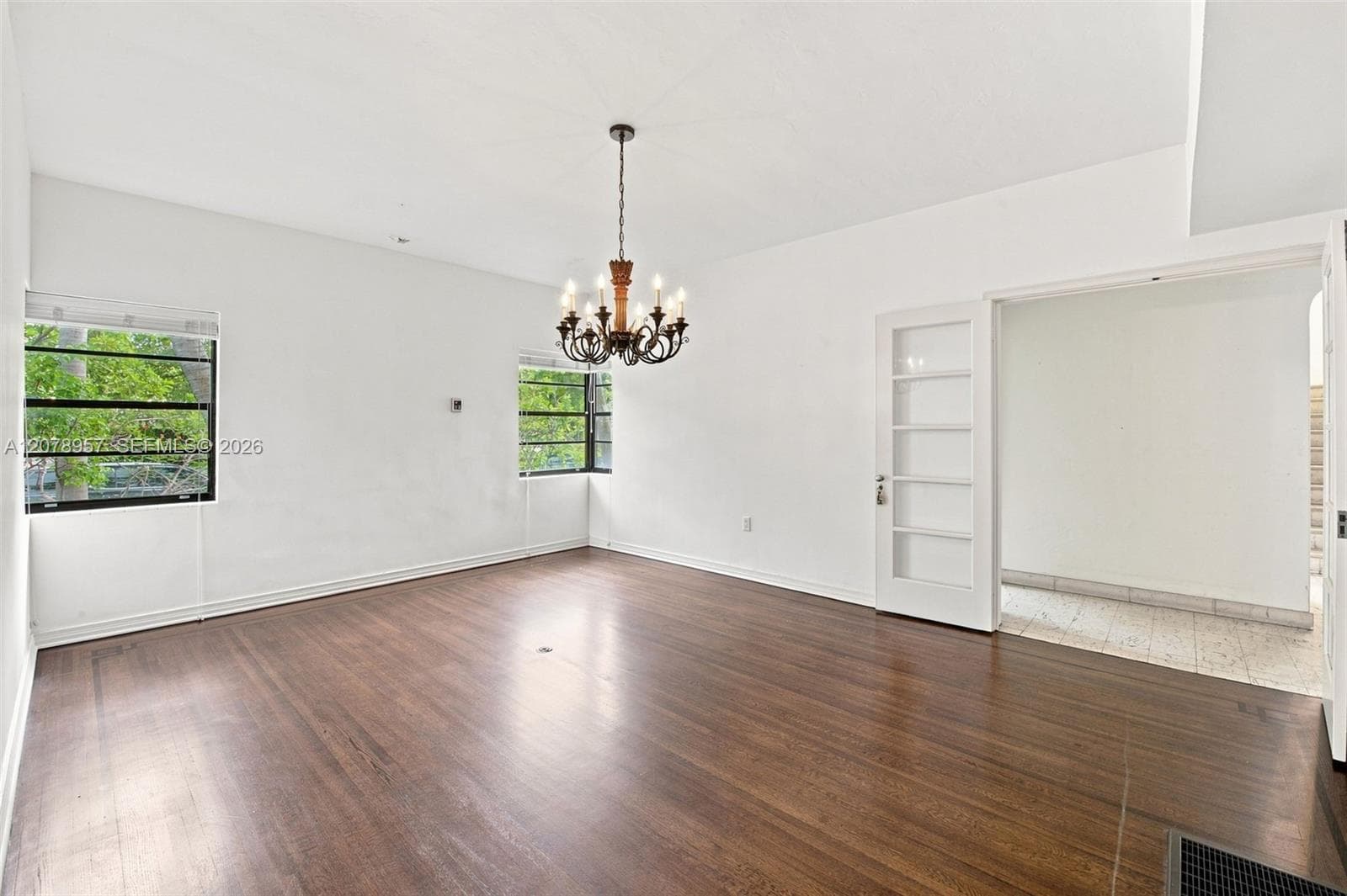 5680 Pine Tree Dr photo 12
