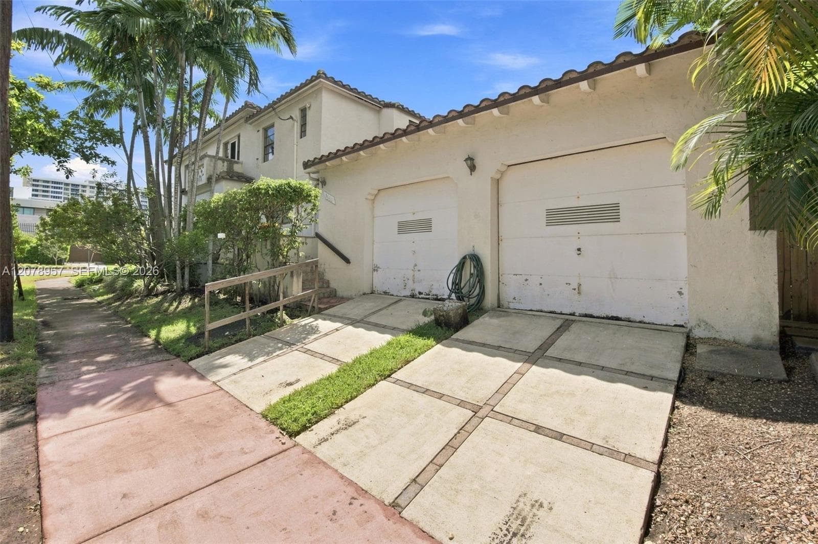 5680 Pine Tree Dr photo 29