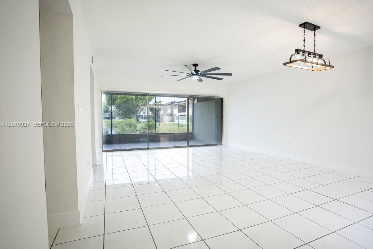 14295 Kendale Lakes Cir photo 6