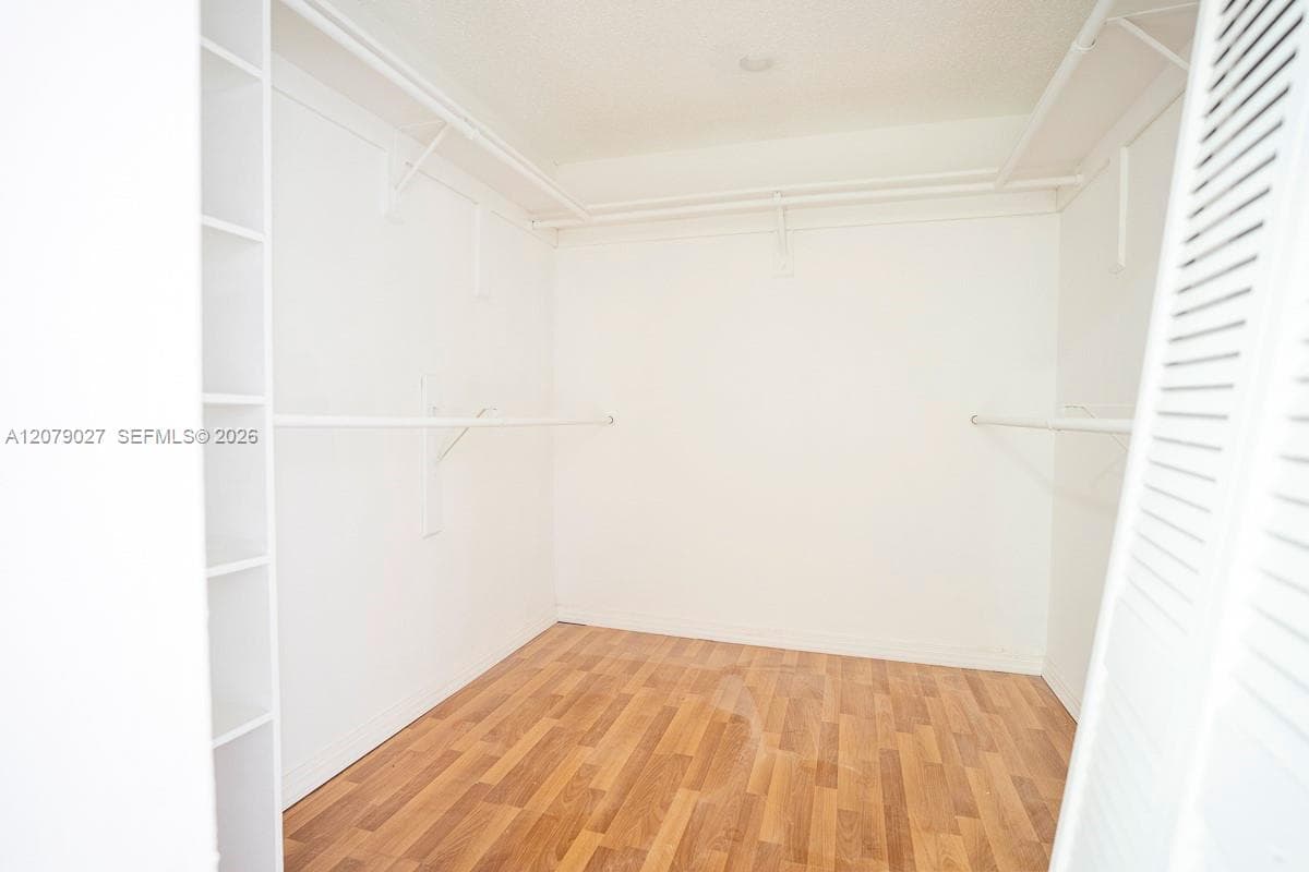 14295 Kendale Lakes Cir photo 28