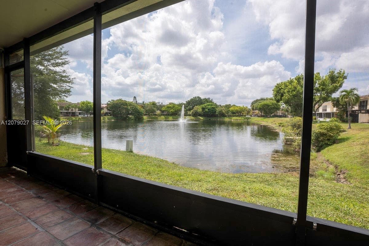 14295 Kendale Lakes Cir photo 15
