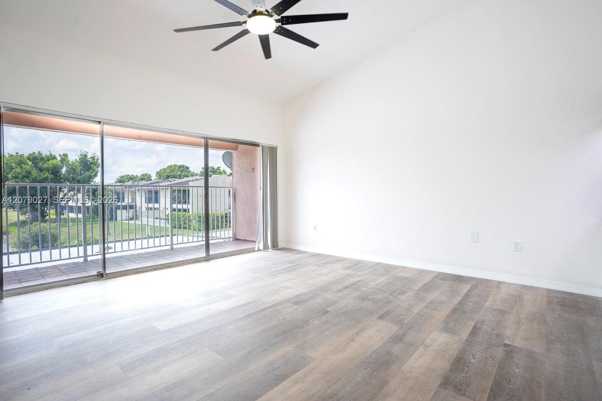 14295 Kendale Lakes Cir photo 19