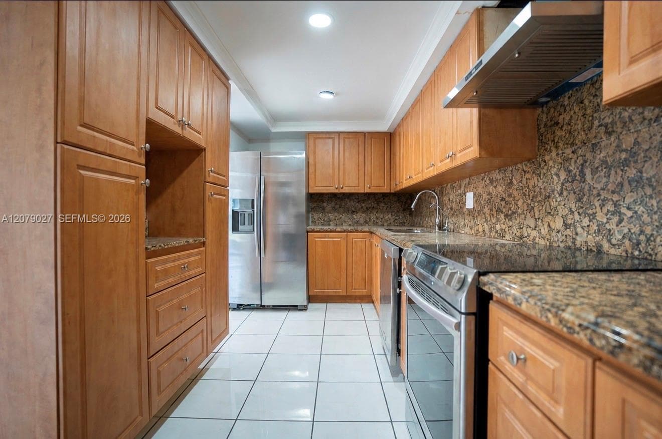 14295 Kendale Lakes Cir photo 8