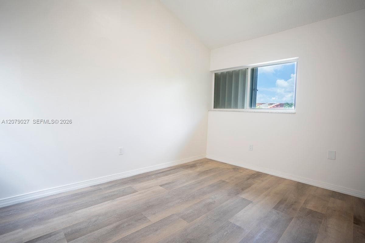 14295 Kendale Lakes Cir photo 25