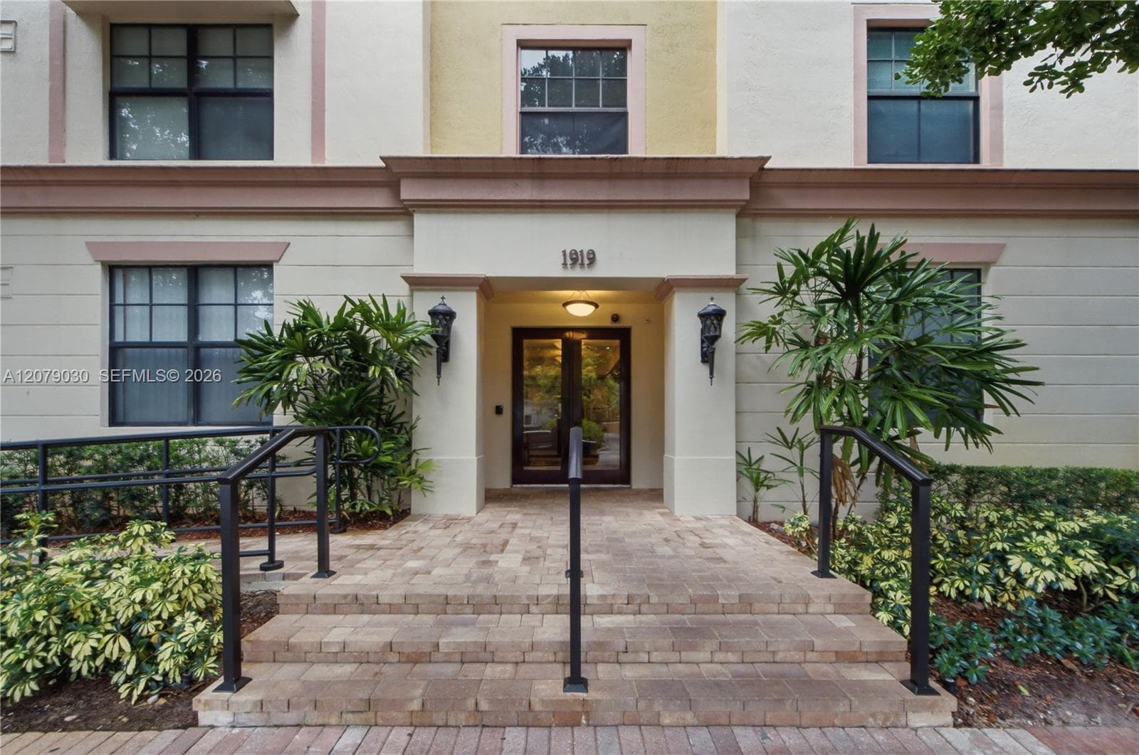 Regent Park · #614A in Hollywood - Photo 1