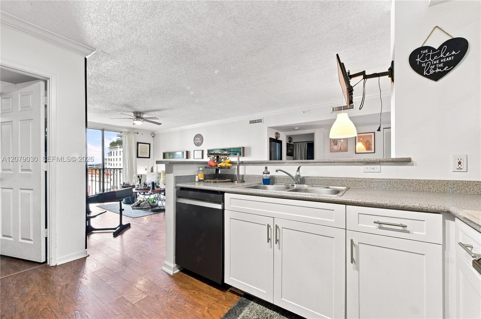 Regent Park · #614A in Hollywood - Photo 4