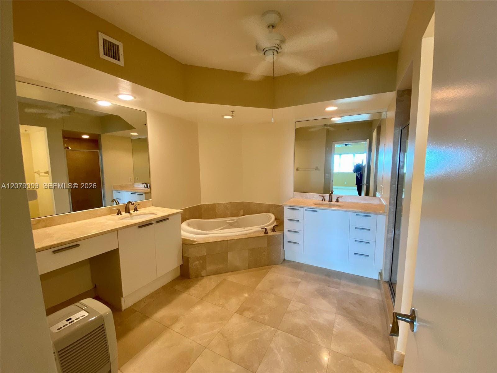THE OAKS I CONDO · #1403 in North Miami - Photo 17