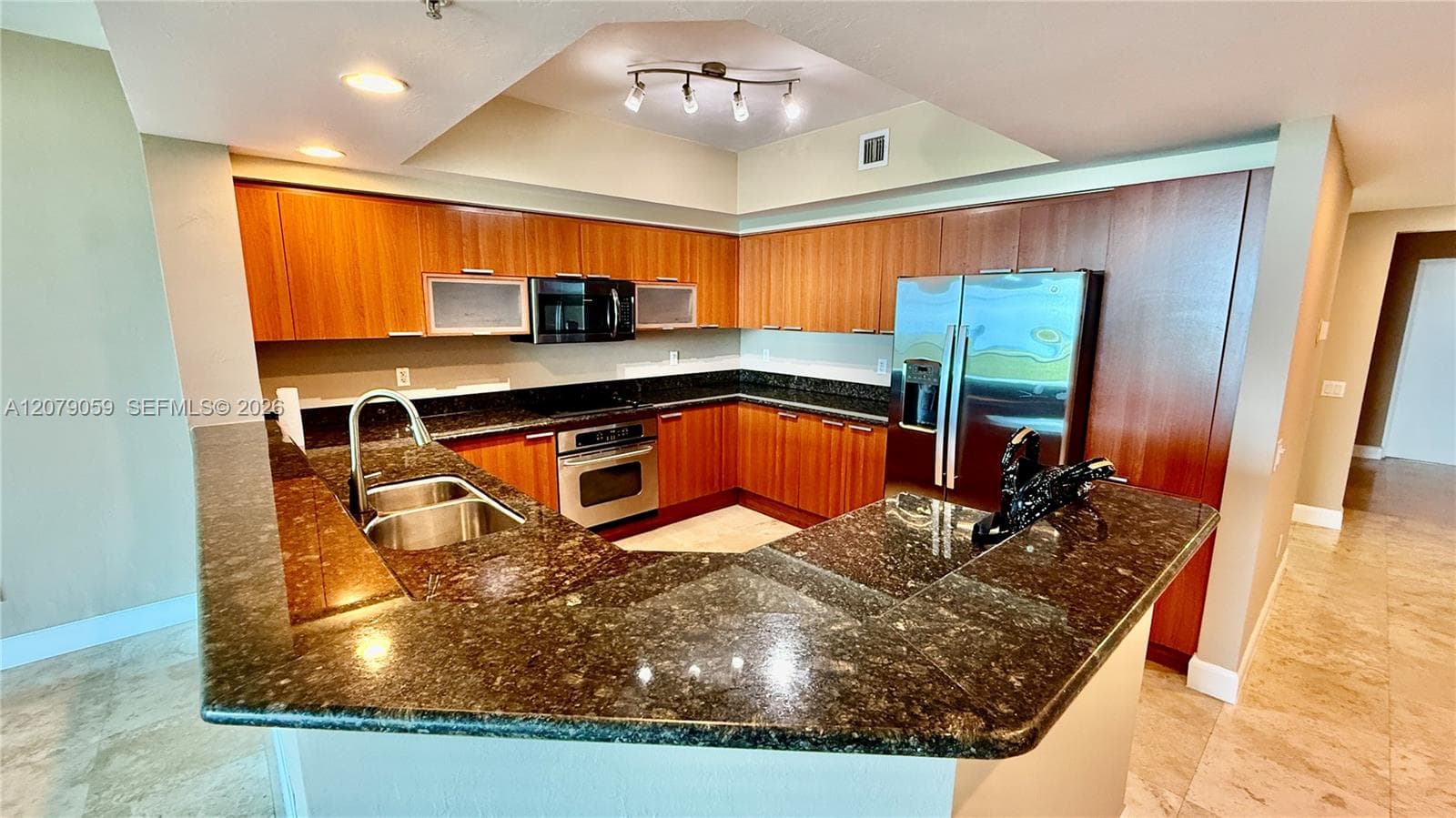 THE OAKS I CONDO · #1403 in North Miami - Photo 3