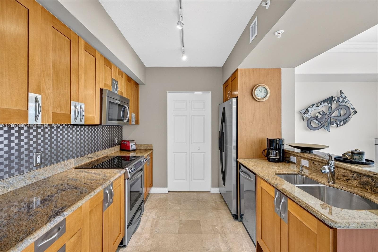 DUO CONDOMINIUM EAST · #305E in Hallandale Beach - Photo 4