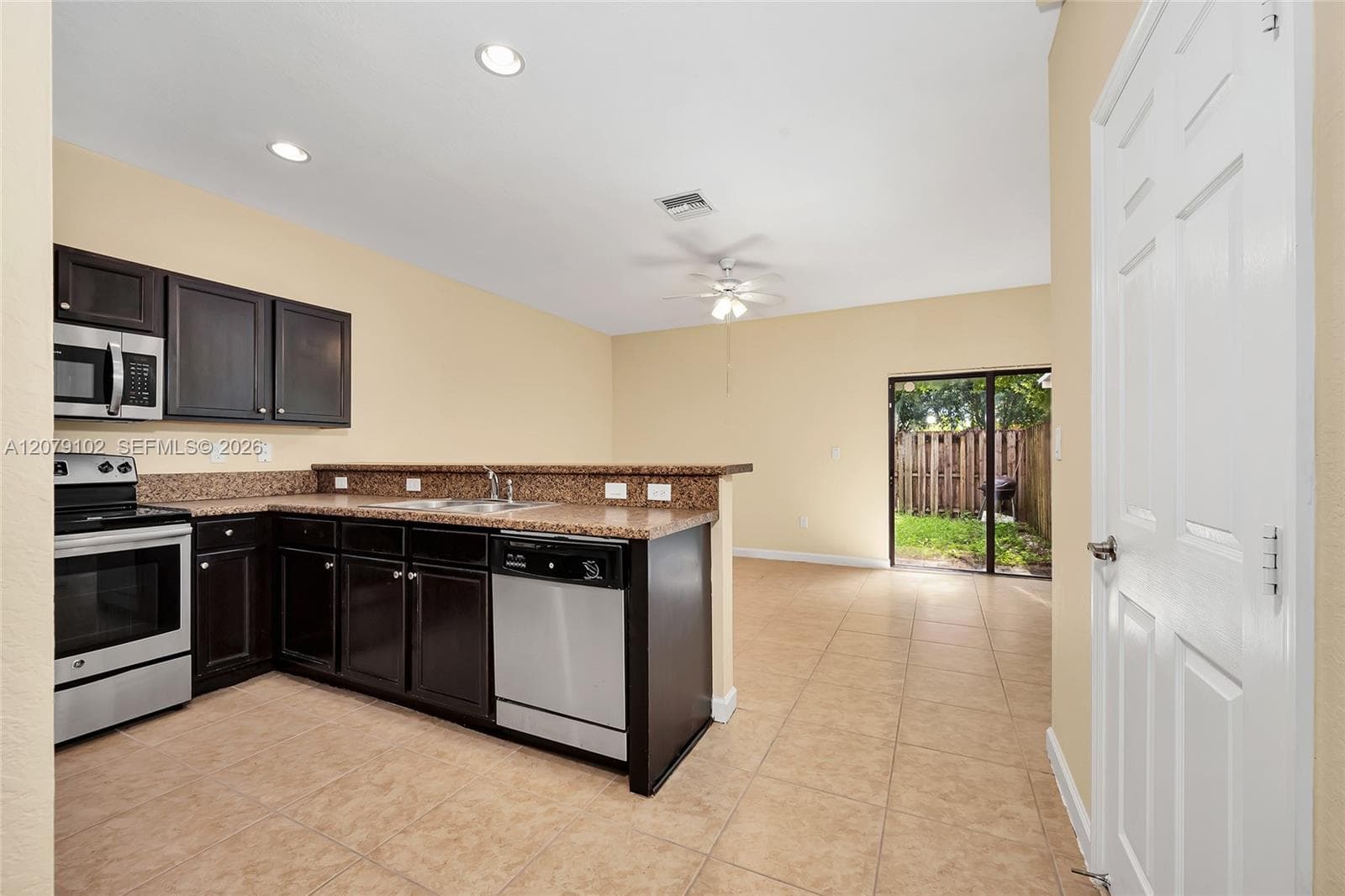 755 SE 32nd Ter #755 photo 8