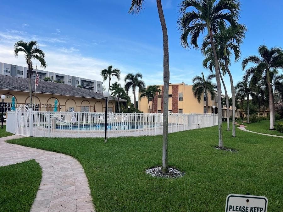 Irvington Gardens · #322 in Hallandale Beach - Photo 38