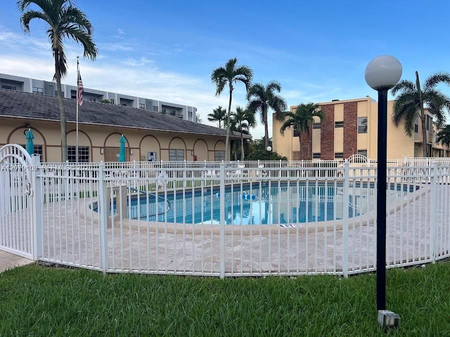 Irvington Gardens · #322 in Hallandale Beach - Photo 39