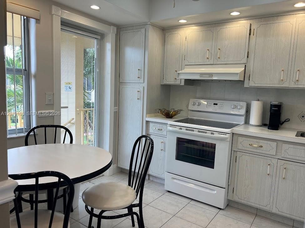 Irvington Gardens · #322 in Hallandale Beach - Photo 4