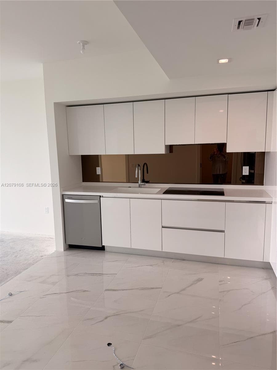 Hallandale Oasis · #403 in Hallandale Beach - Photo 9