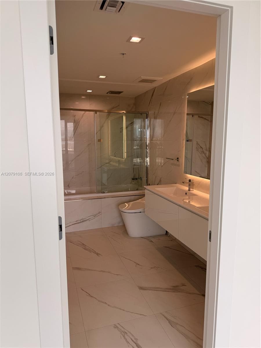 Hallandale Oasis · #403 in Hallandale Beach - Photo 15