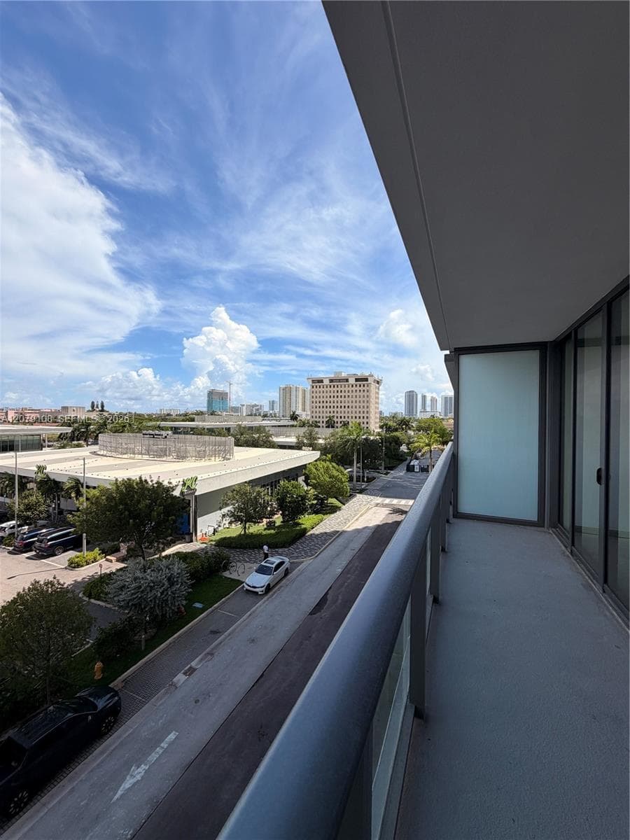 Hallandale Oasis · #403 in Hallandale Beach - Photo 25