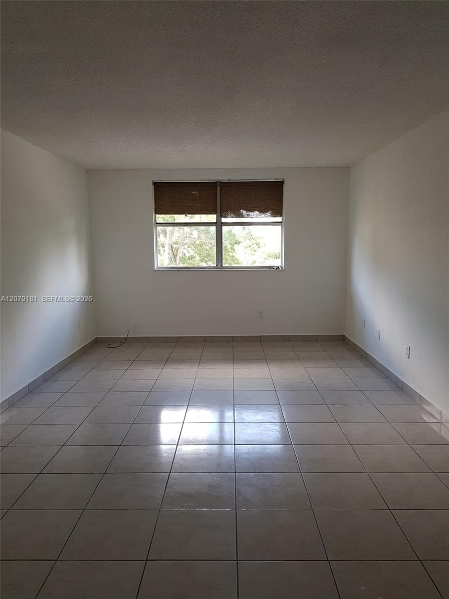 LAS ESTRELLAS CONDO · #314 in Hialeah - Photo 3