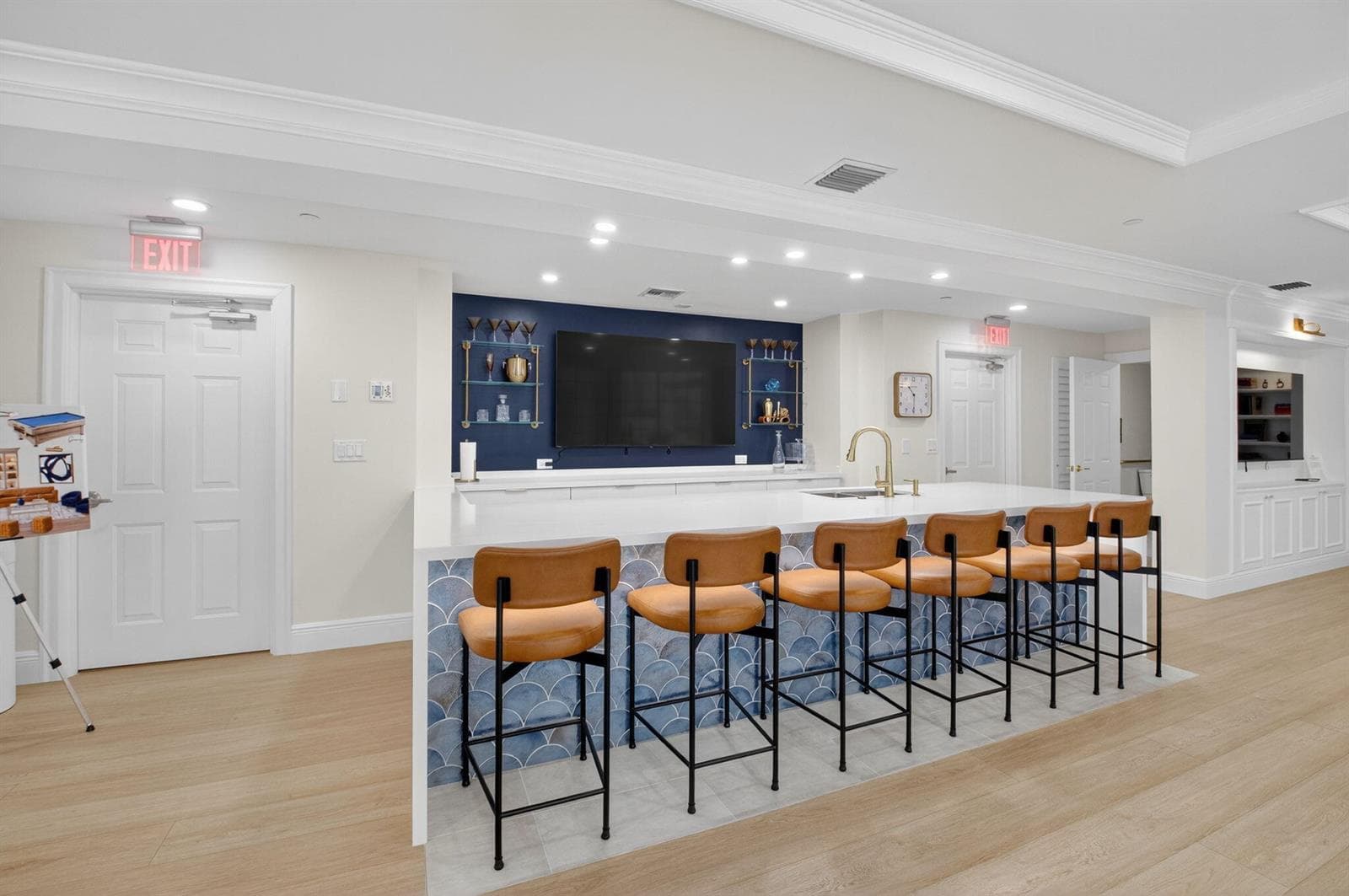 CLUBROOM