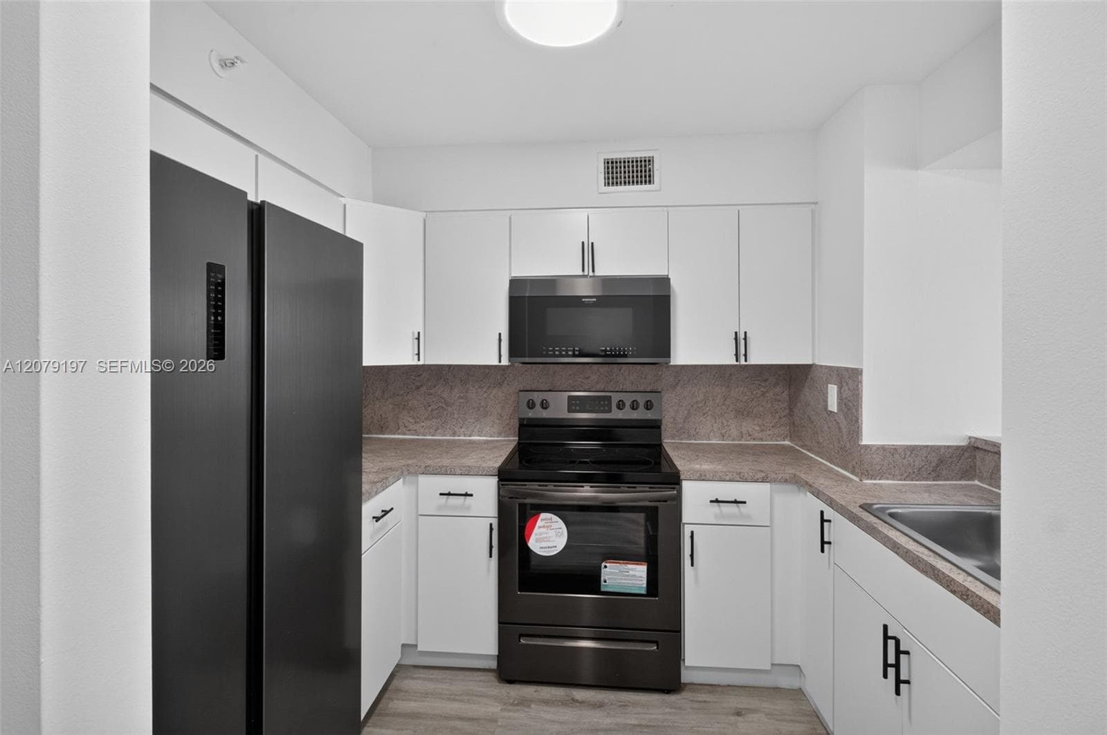 RIOPLAZA CONDOMINIUM NORT · #607 in Miami - Photo 3