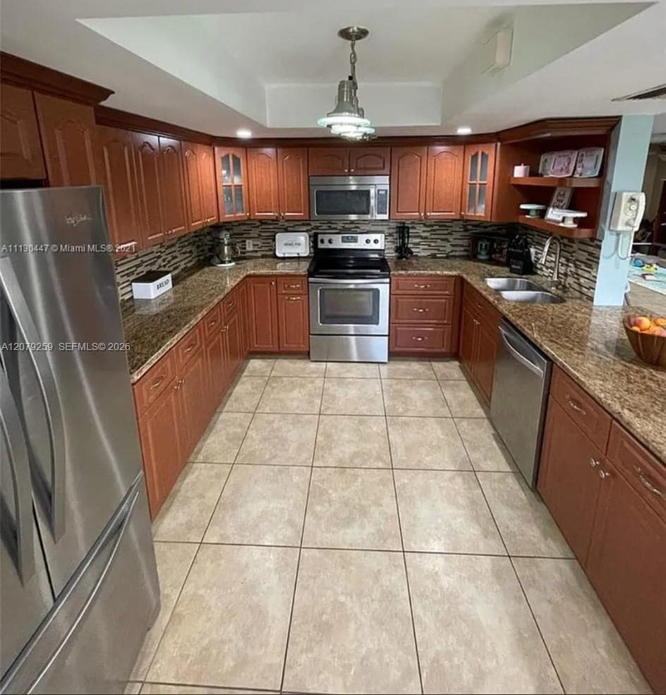 Lakes Of The Meado Villa · #18B in Miami - Photo 3