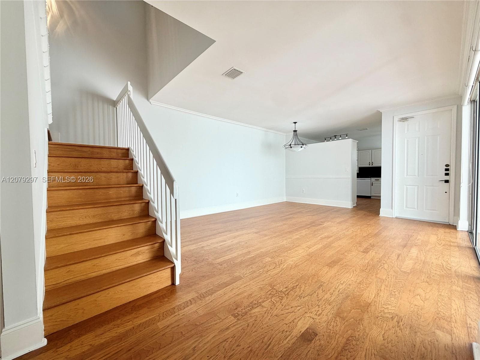 1135 Cliffrose St photo 6