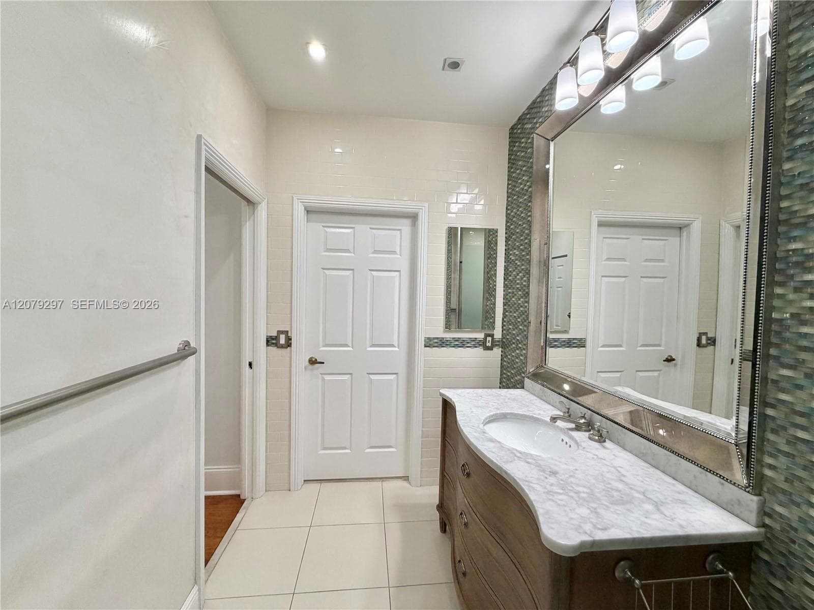1135 Cliffrose St photo 17
