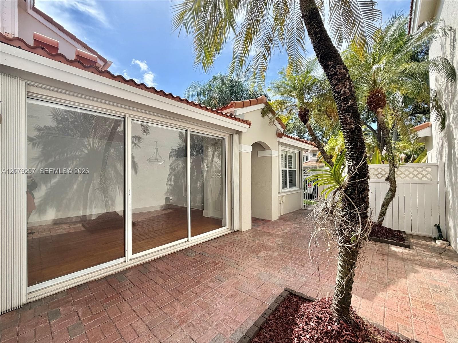 1135 Cliffrose St photo 3