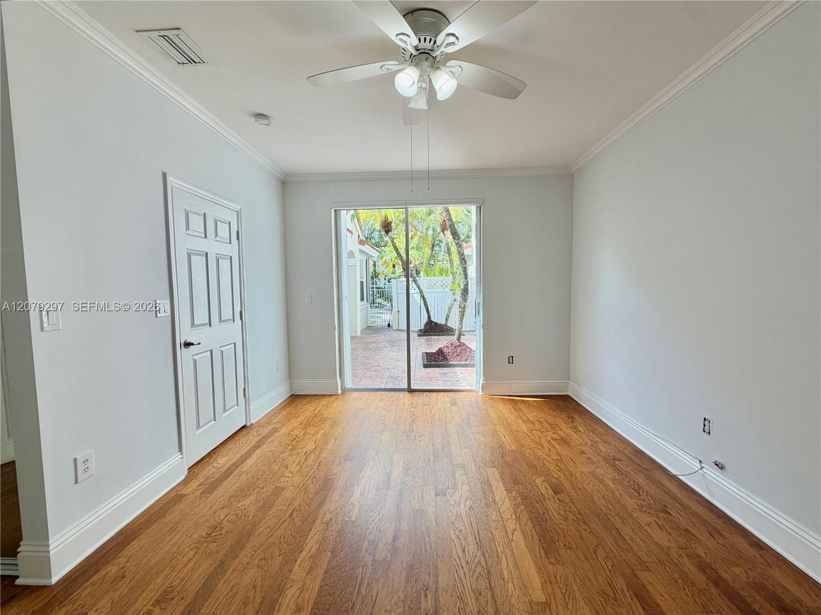 1135 Cliffrose St photo 18
