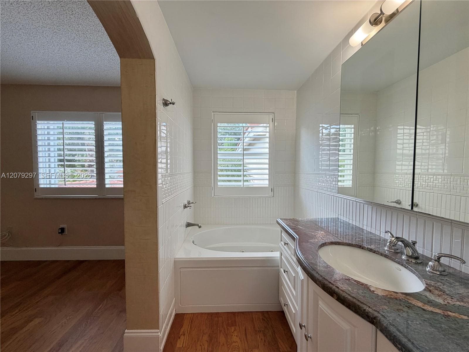 1135 Cliffrose St photo 31