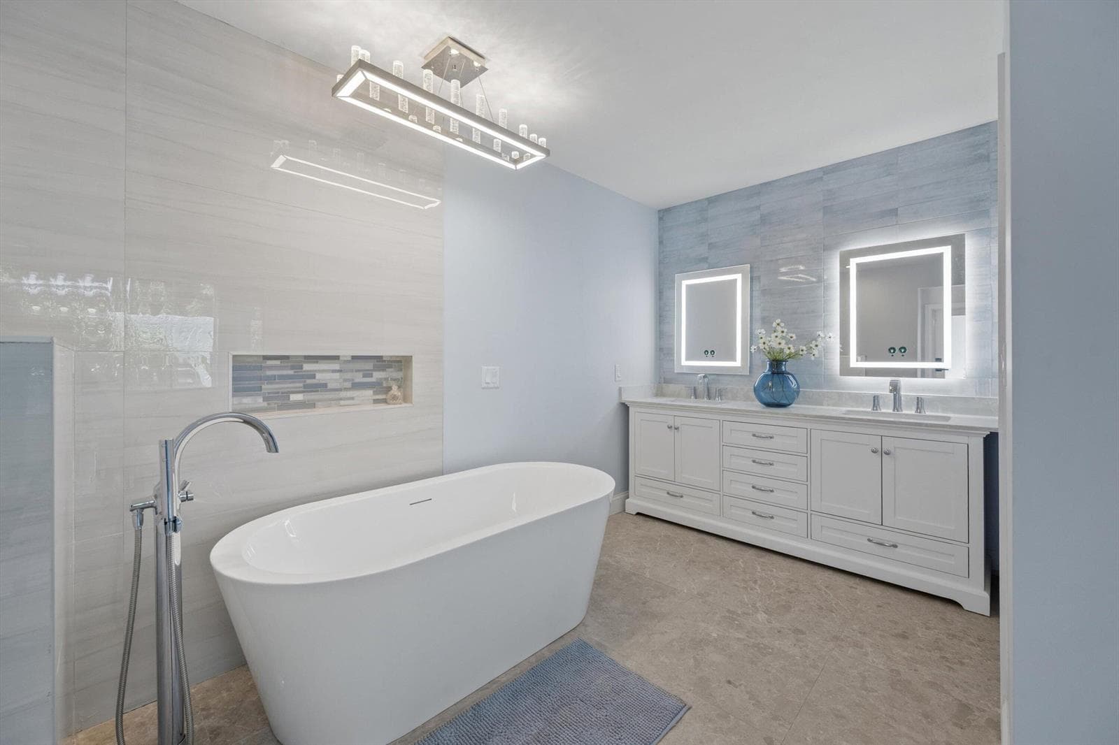 Freestanding Soaking Tub