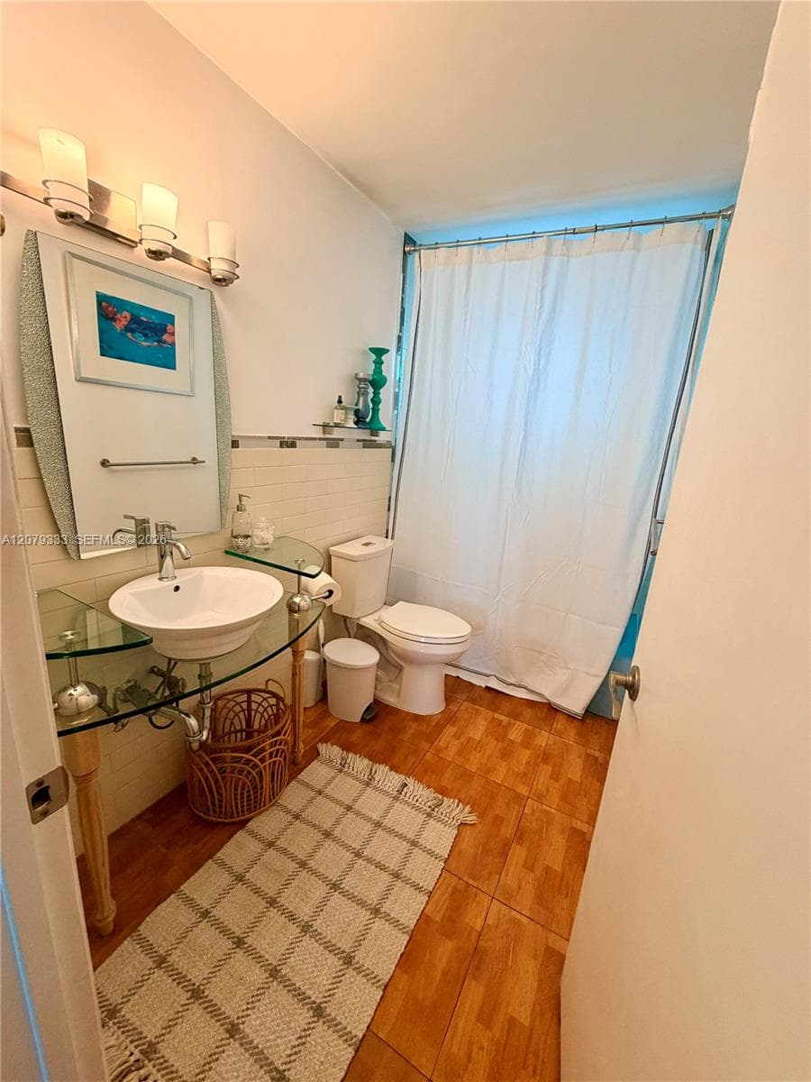 ROYAL OAKS CONDO · #430 in Miami - Photo 17