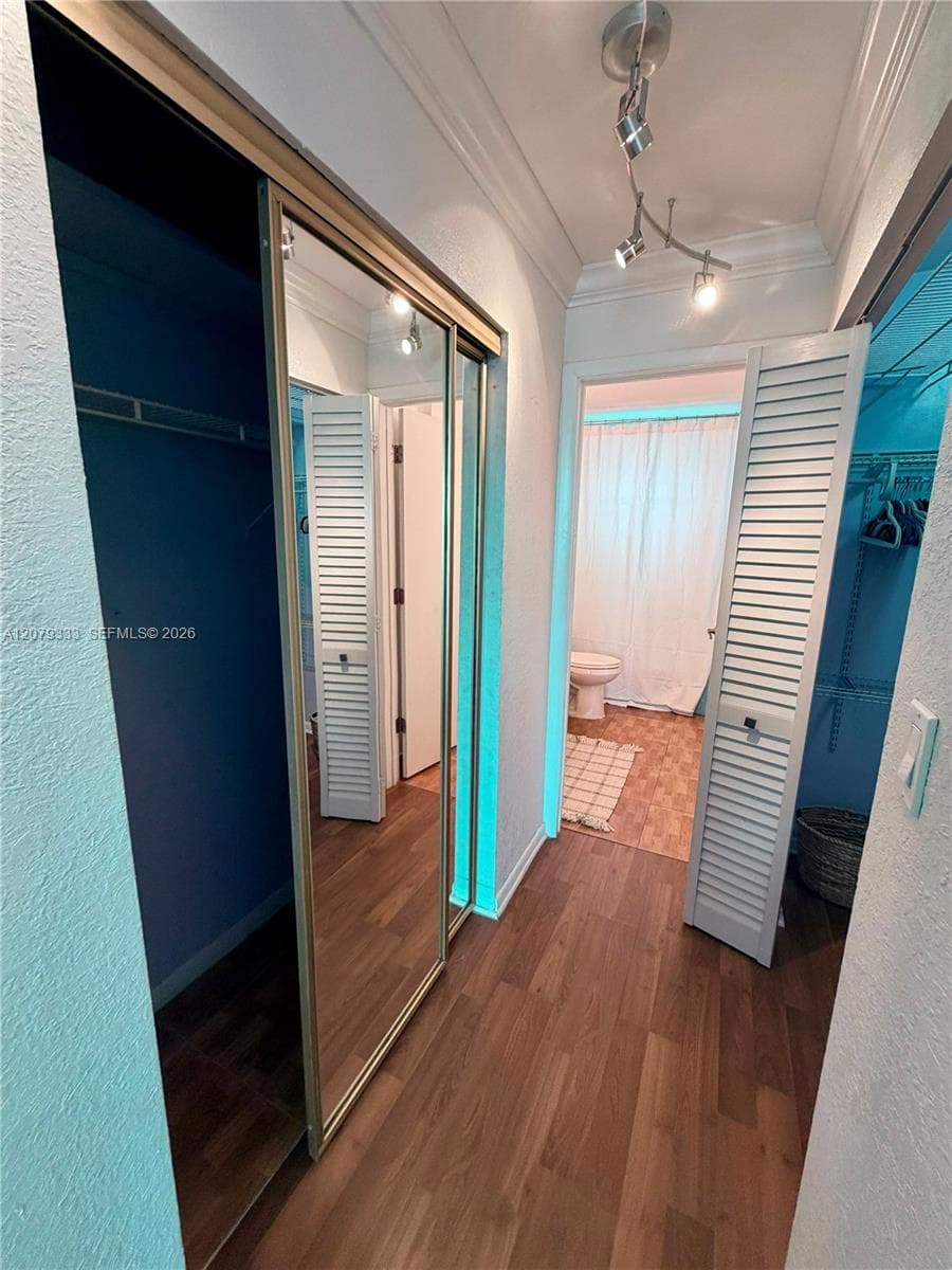 ROYAL OAKS CONDO · #430 in Miami - Photo 15