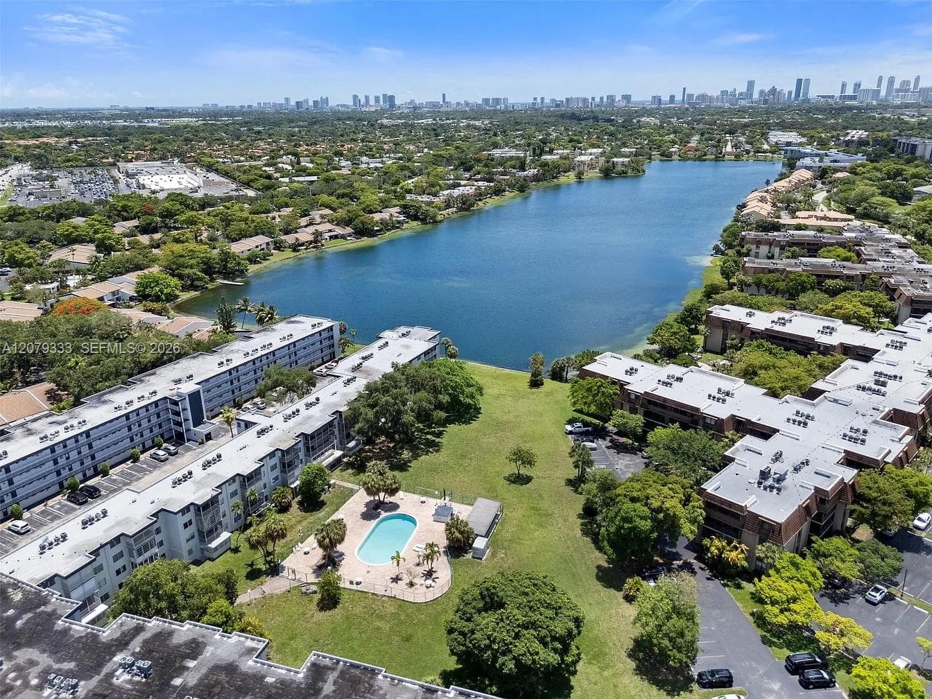ROYAL OAKS CONDO · #430 in Miami - Photo 19