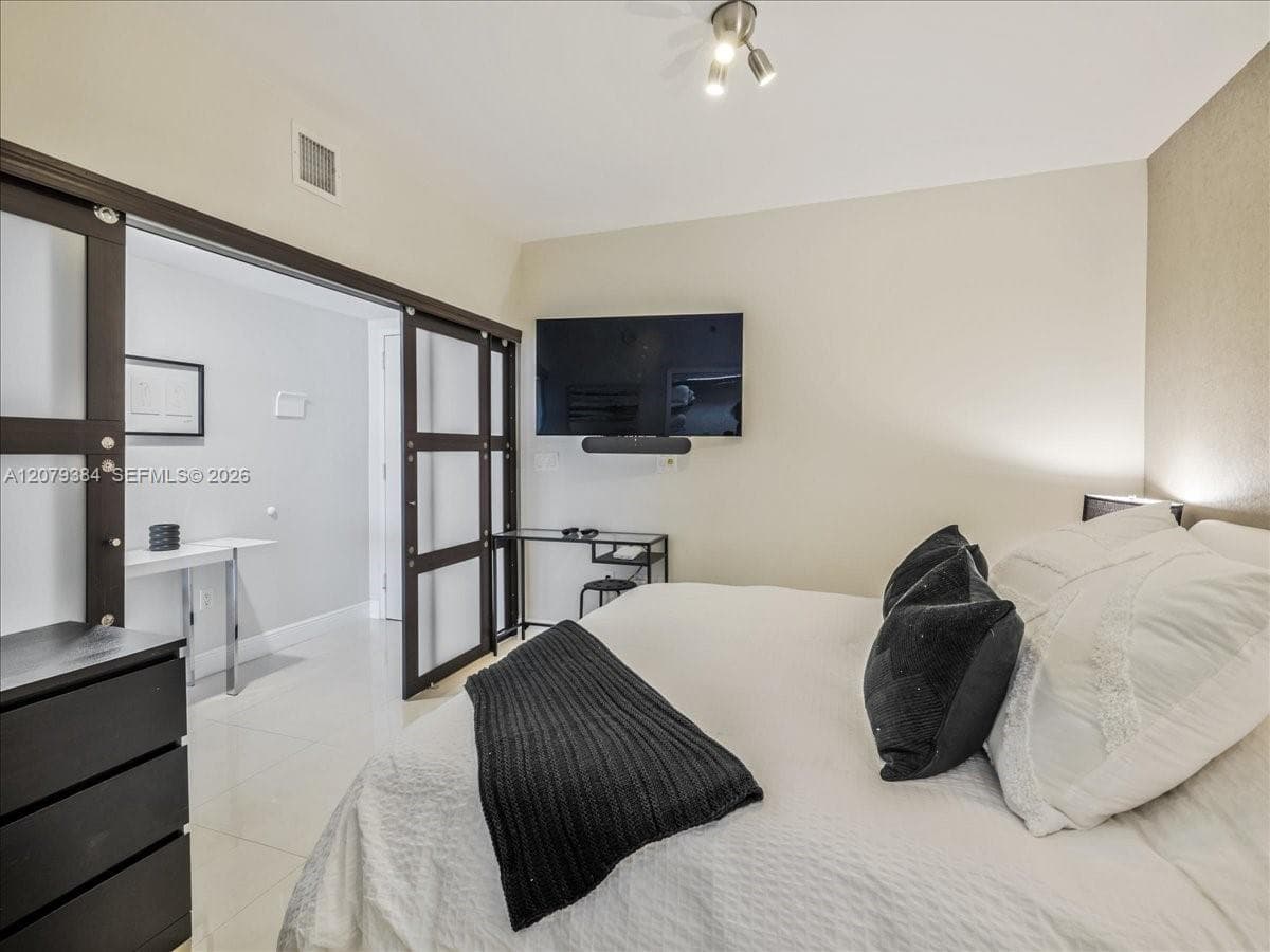 BEACH CLUB TWO CONDO · #5009 in Hallandale Beach - Photo 20