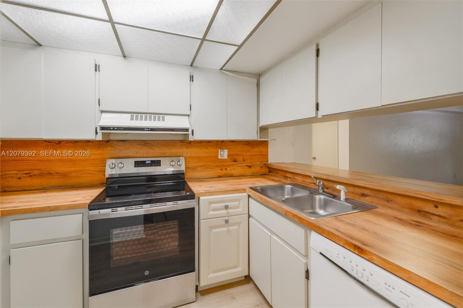 TREETOP TOWERS CONDO · #D in South Miami - Photo 8