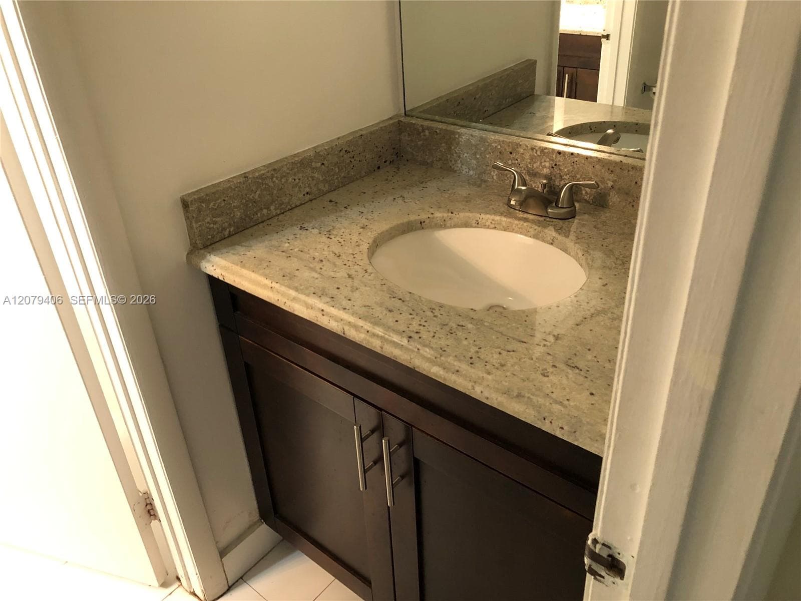 1/2 Bath