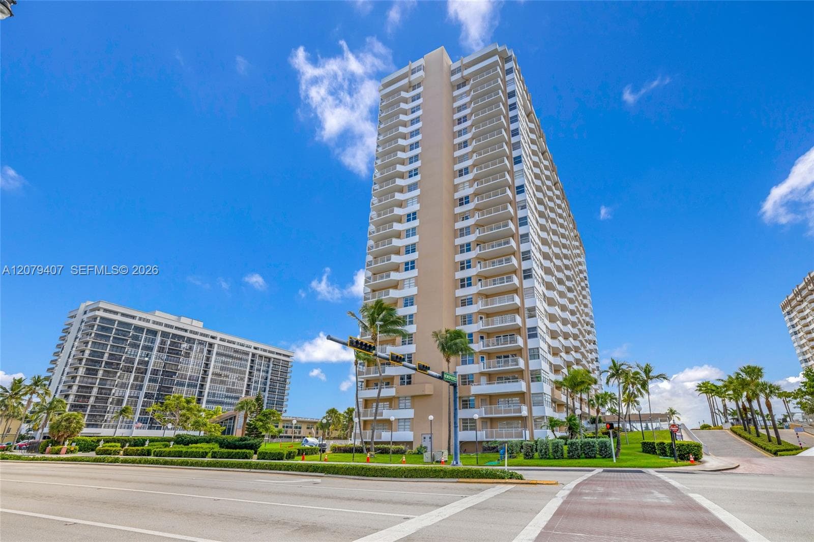 HEMISPHERES CONDO · #10E in Hallandale Beach - Photo 3