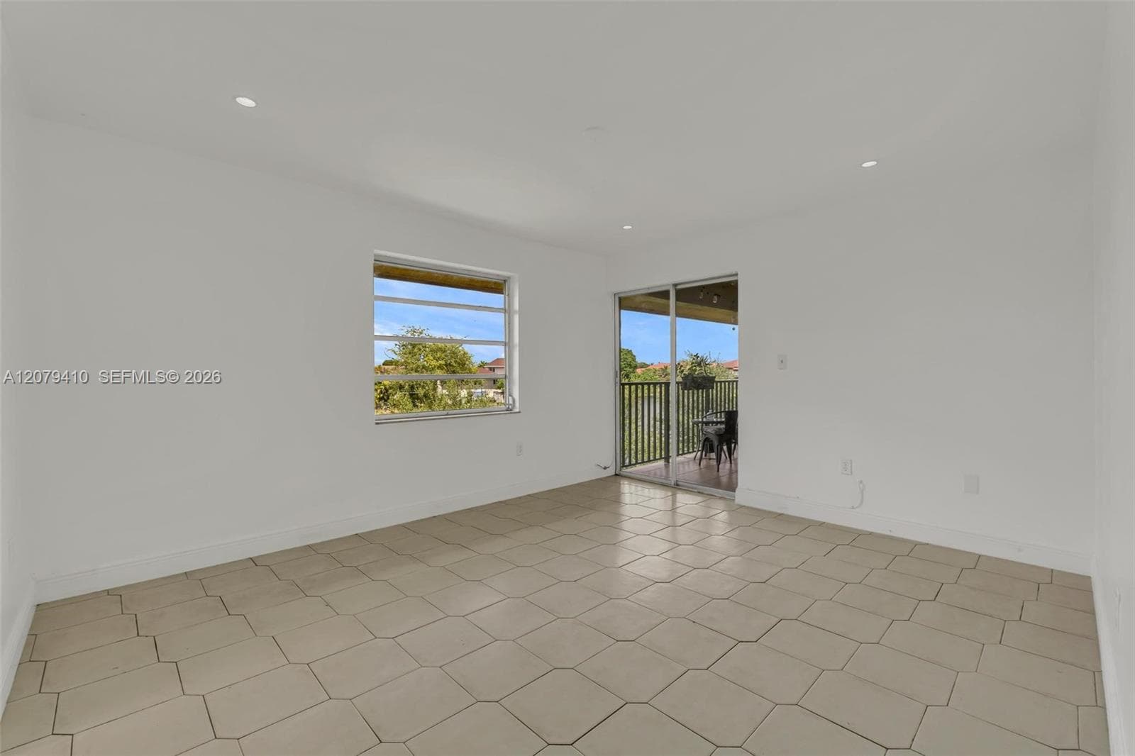 CONTINUUM CONDO PH II · #332 in Miami - Photo 23