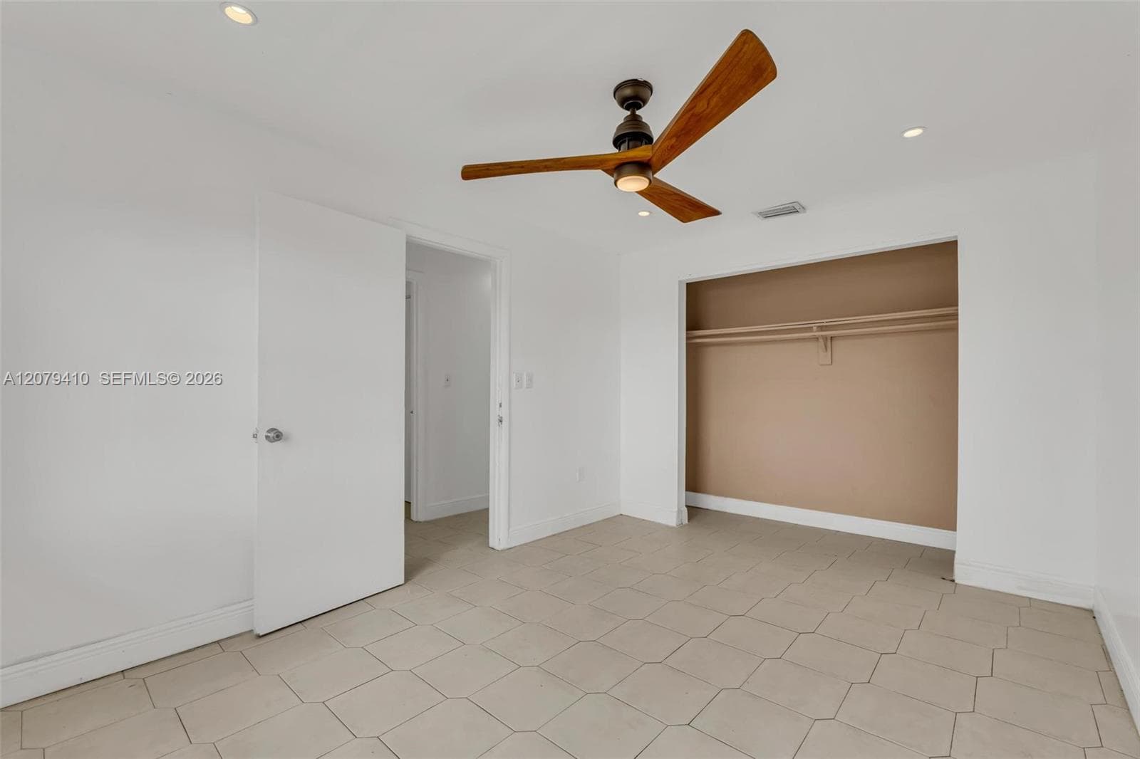 CONTINUUM CONDO PH II · #332 in Miami - Photo 34