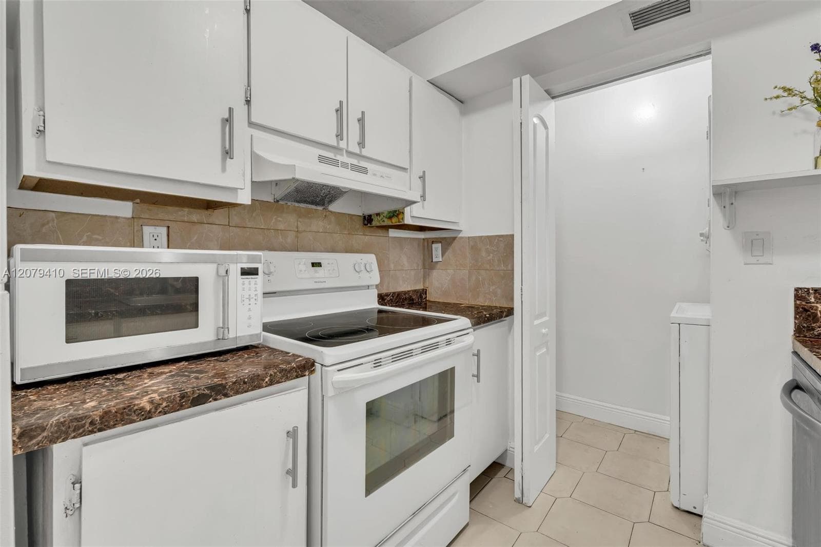 CONTINUUM CONDO PH II · #332 in Miami - Photo 14