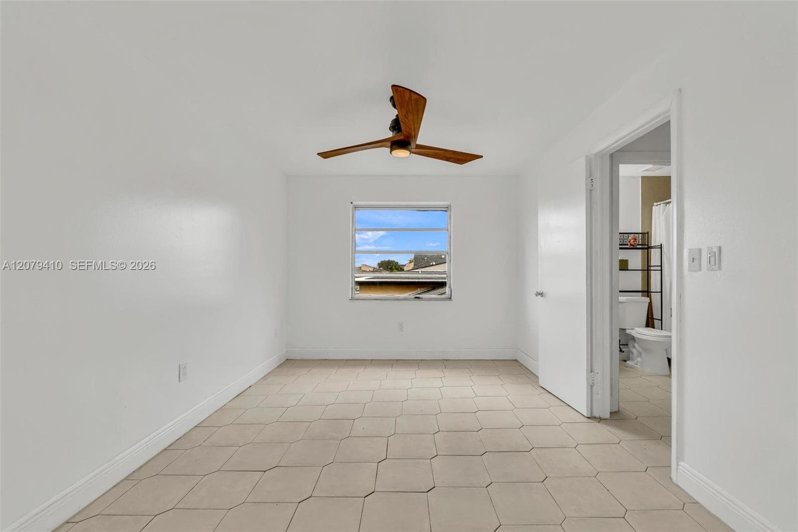 CONTINUUM CONDO PH II · #332 in Miami - Photo 35