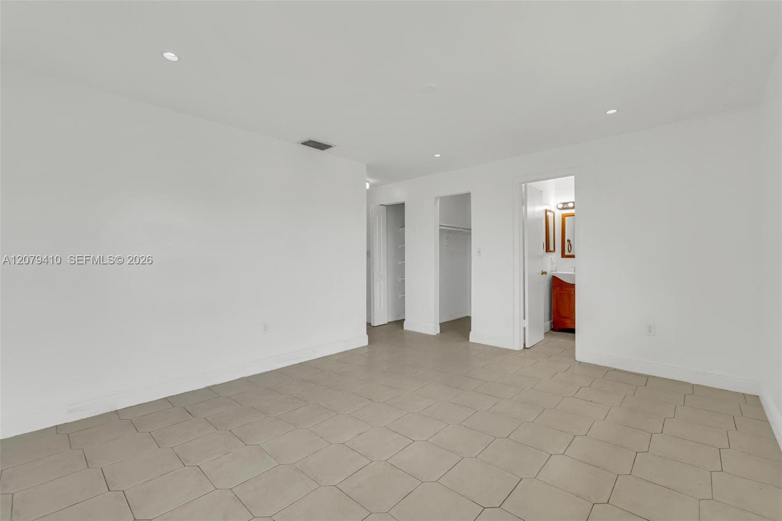 CONTINUUM CONDO PH II · #332 in Miami - Photo 25