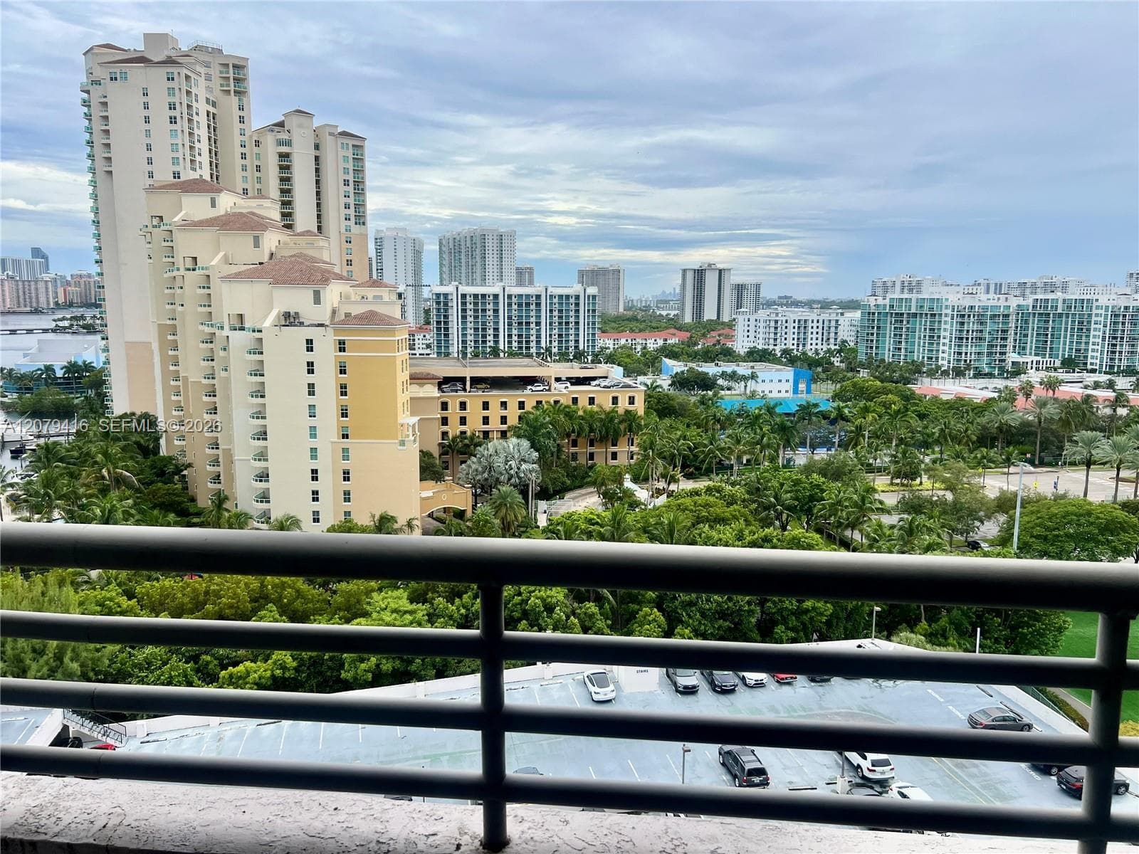 PARC CENTRAL AVENTURA SOU · #1615 in Aventura - Photo 33