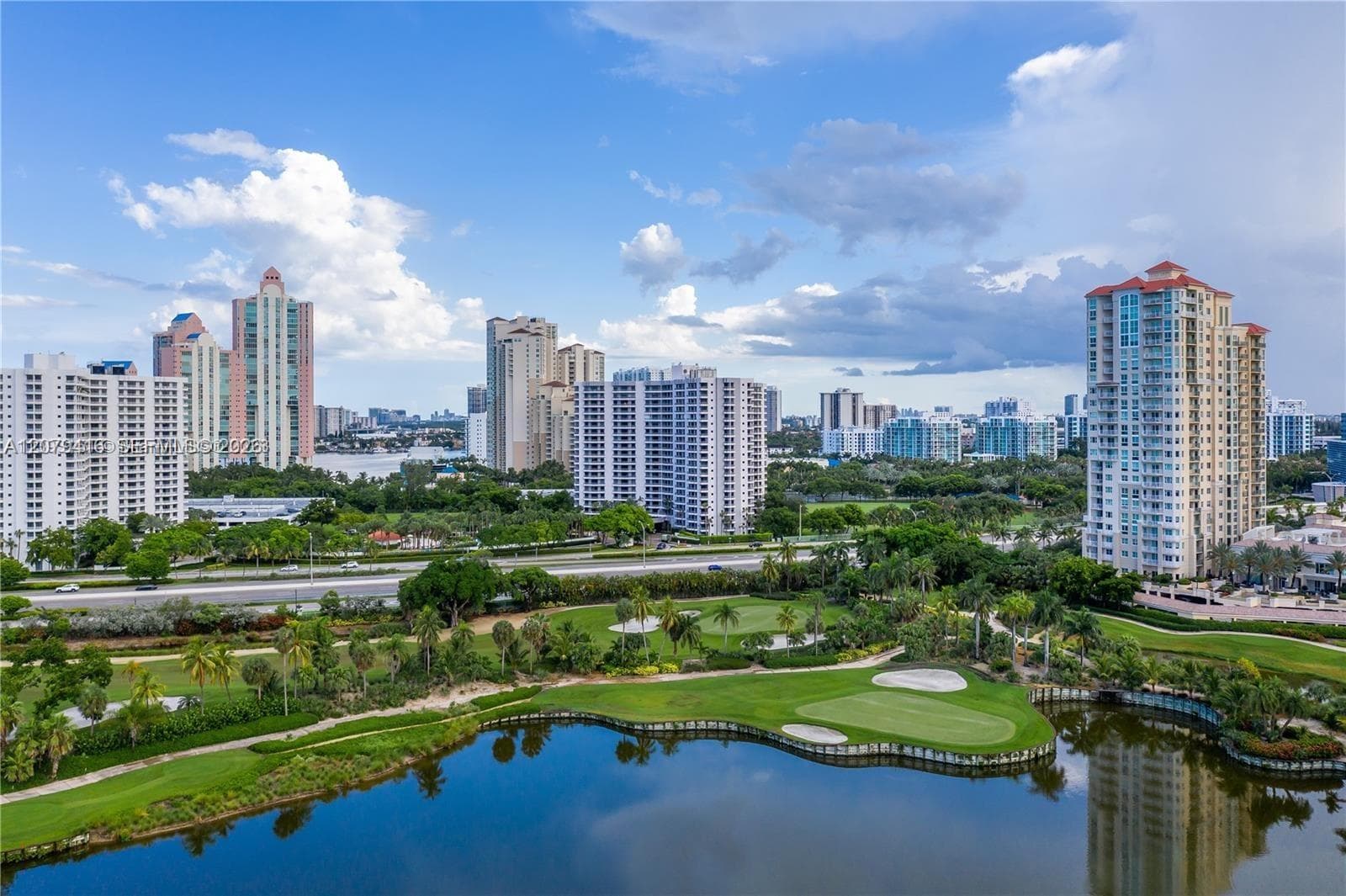 PARC CENTRAL AVENTURA SOU · #1615 in Aventura - Photo 35